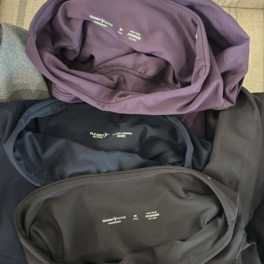 4 pairs of Old Navy joggers - Picture 3 of 3